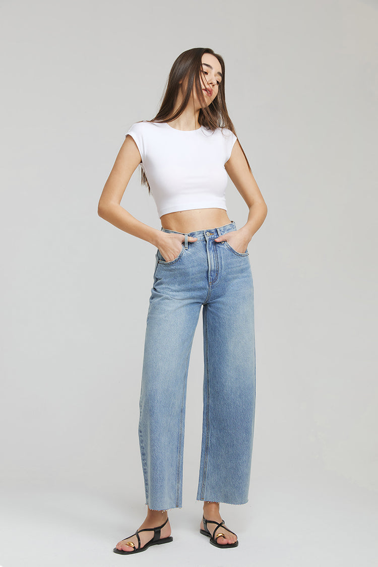 Moon Curve Raw Hem Crop Jeans HJ129