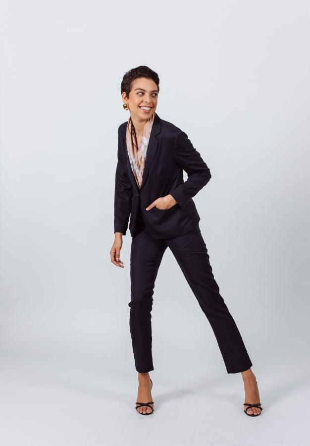 Tailoring Slim Pants in Navy Blue – Women’s Slim-Fit Trousers