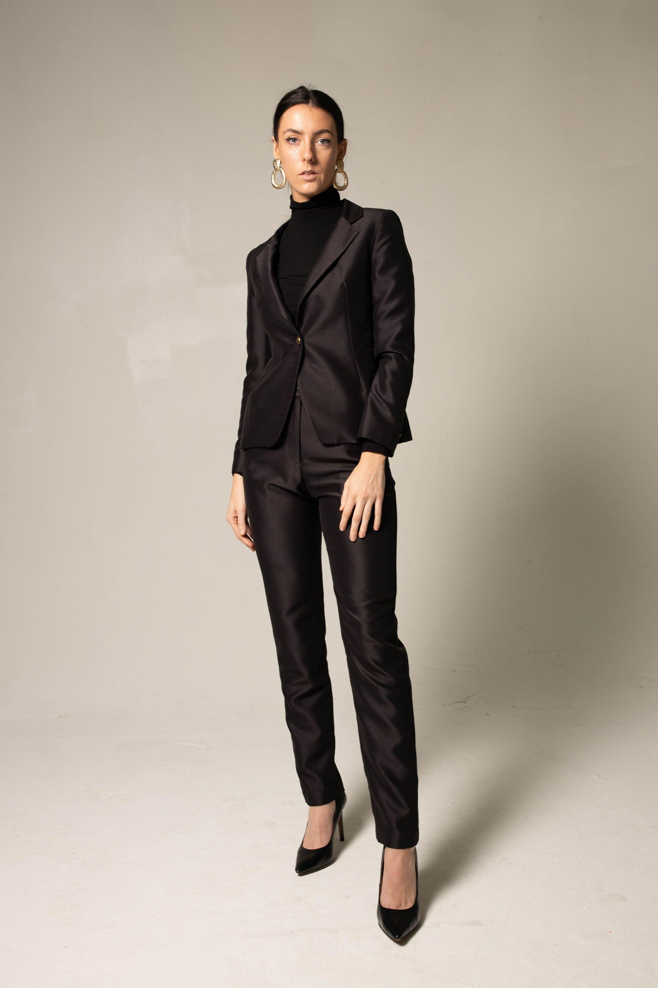 Elegant Skinny Pants in Black – Women’s Slim-Fit Trousers